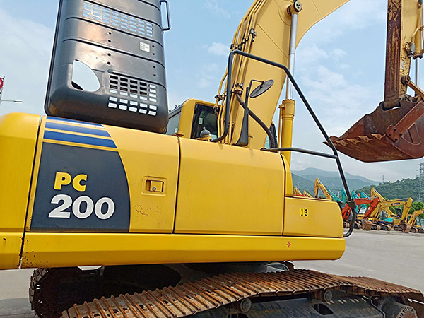 Komatsu PC200-8N1 гусеничный экскаватор