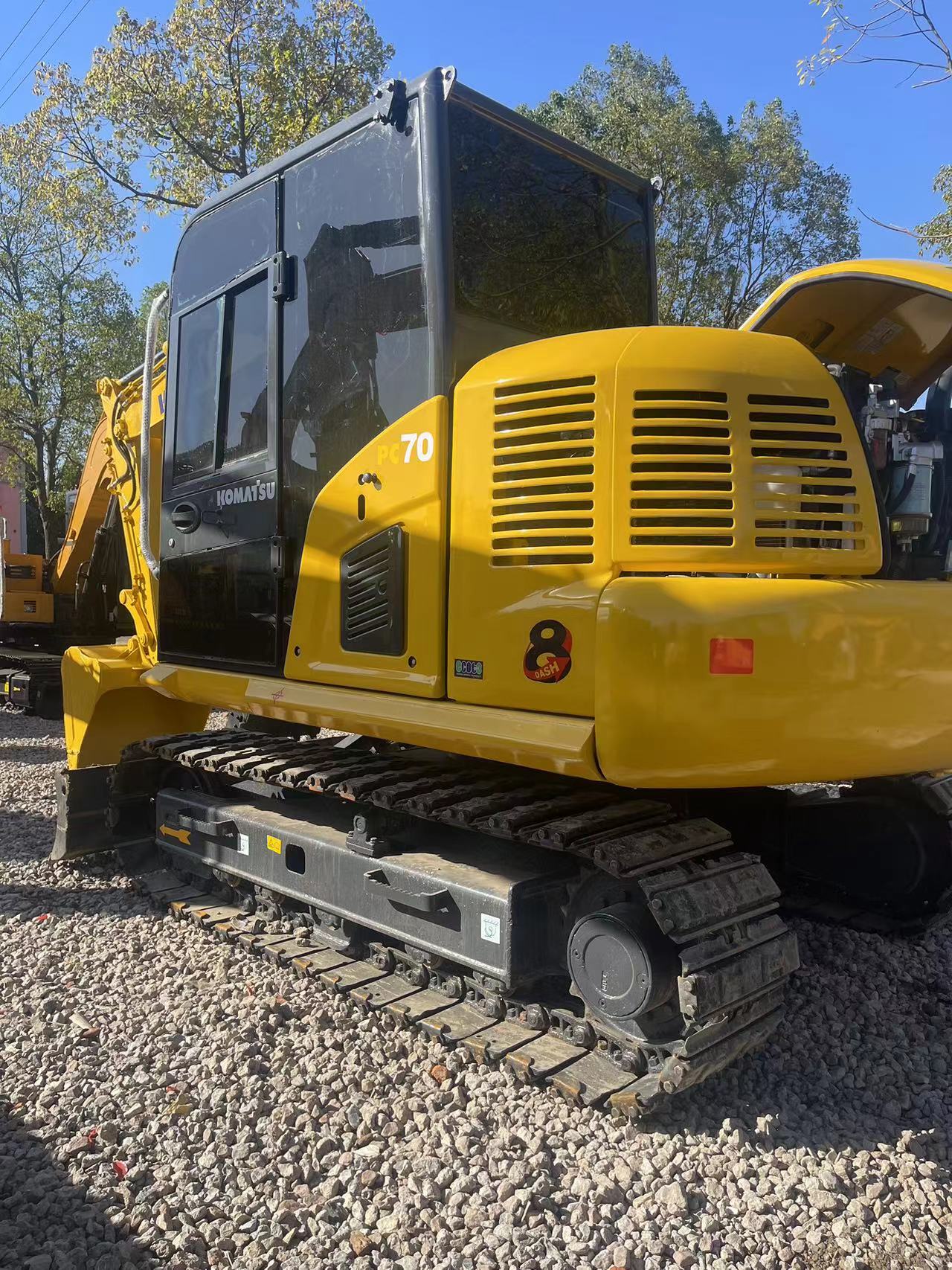 Komatsu PC70-8 б/у гусеничный экскаватор