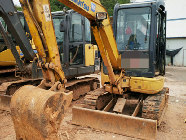 Komatsu PC35MR-2 гусеничный экскаватор