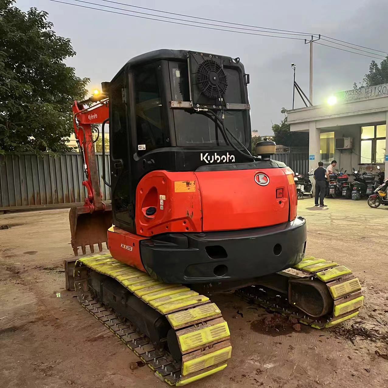 Kubota KX163 гусеничный экскаватор